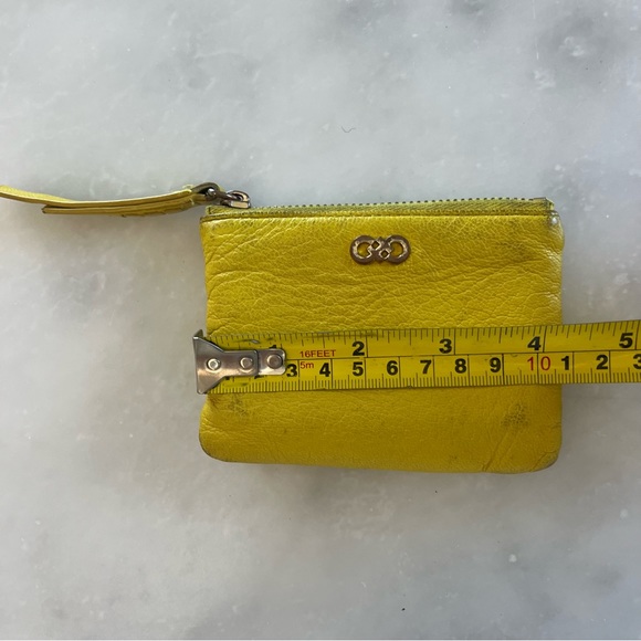 Cole Hann Small Leather wallet. Yellow. - Picture 6 of 6